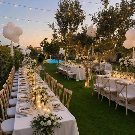 Maison Palms A Private Santorini Estate & Exclusive Wedding Venue, With A Luxury For Unforgettable Celebrations, Families & Groups Semesterbostad Vourvoúlos