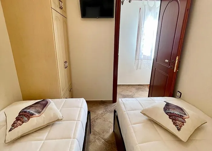 Mary's Archontiko Mesariá