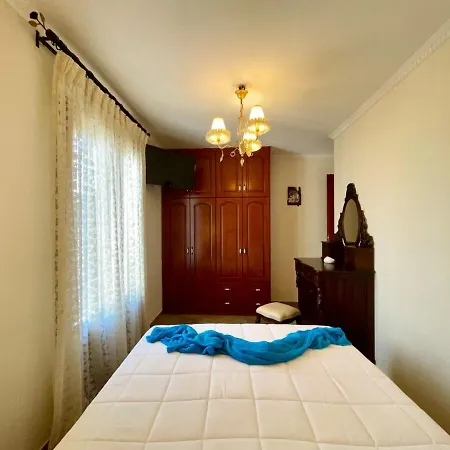 Mary's Archontiko ميساريا