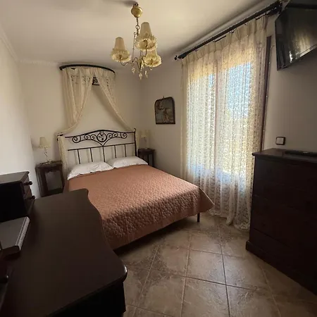 Mary's Archontiko ميساريا